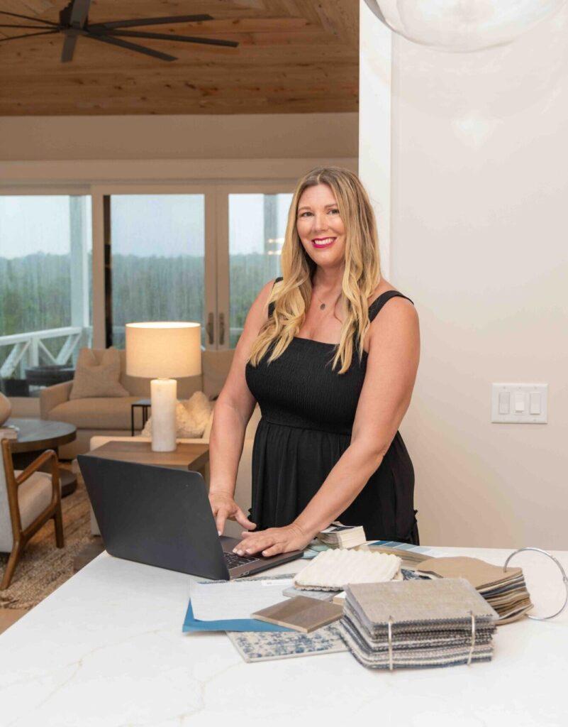 hi im jodi homepage scaled e1741270925134 | Elizabeth Erin Designs | National Interior Design Firm